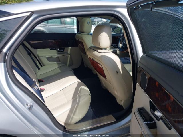 2011 JAGUAR XJ SAJWA2GB9BLV13633 Photo 7