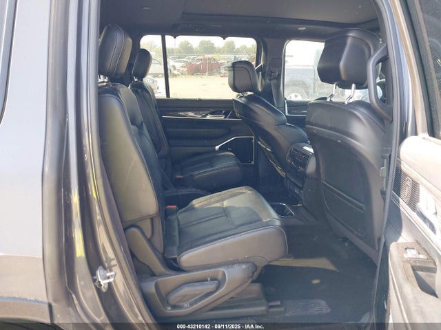 1C4SJVDT3NS157136 Jeep Wagoneer