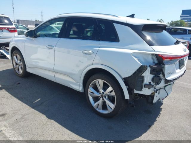 2023 AUDI Q4 E-TRON WA1M2BFZ8PP051044 Photo 2