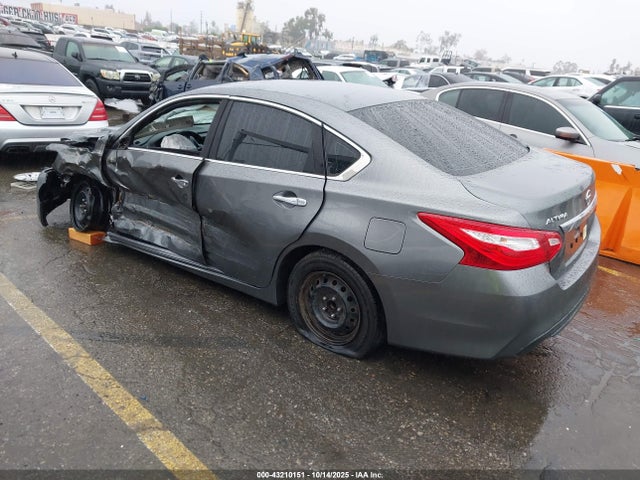 2016 Nissan Altima მანქანა იყიდება აუქციონზე, vin: 1N4AL3AP4GN335354, აუქციონის ნომერი: 43210151