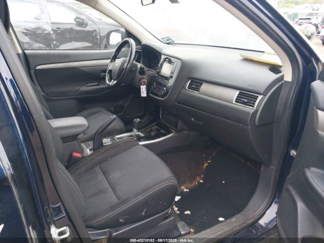 2017 MITSUBISHI OUTLANDER JA4AZ2A36HZ049851 Photo 4