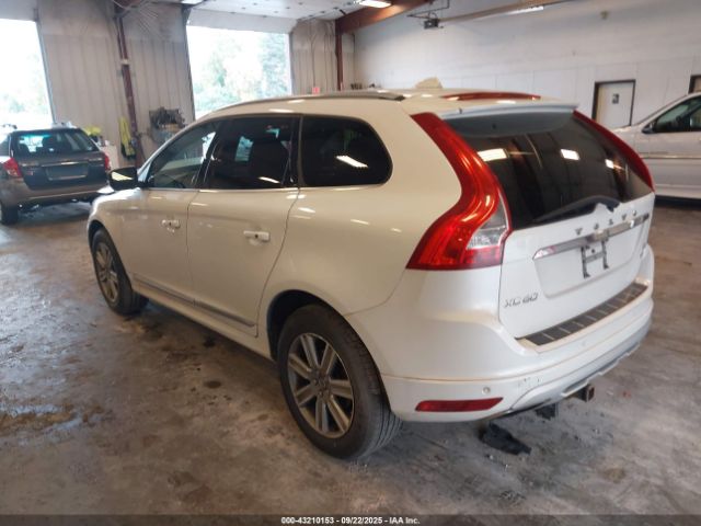 2017 VOLVO XC60 YV440MRU7H2195154 Photo 2