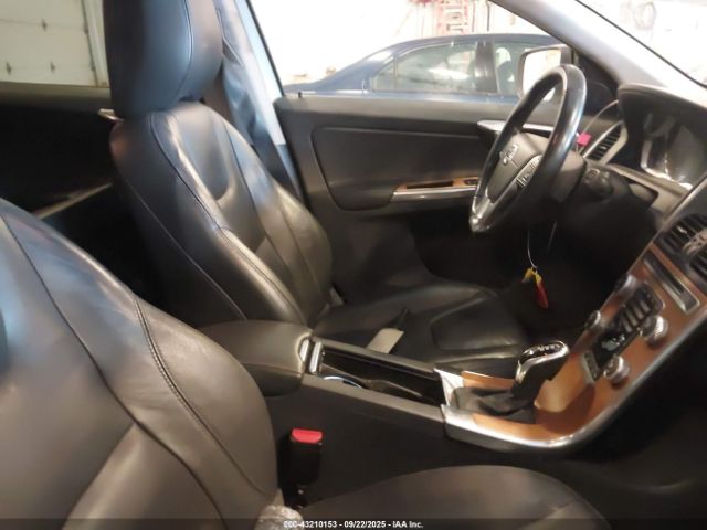 2017 VOLVO XC60 YV440MRU7H2195154 Photo 4