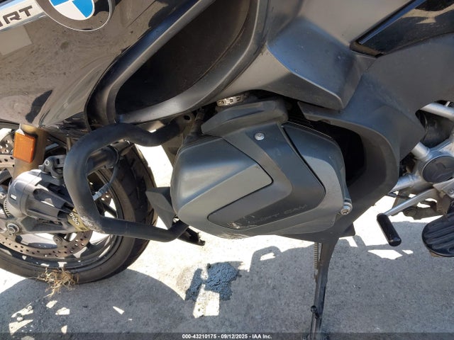 2022 BMW R 1250 WB10L0301N6F18917 Photo 8