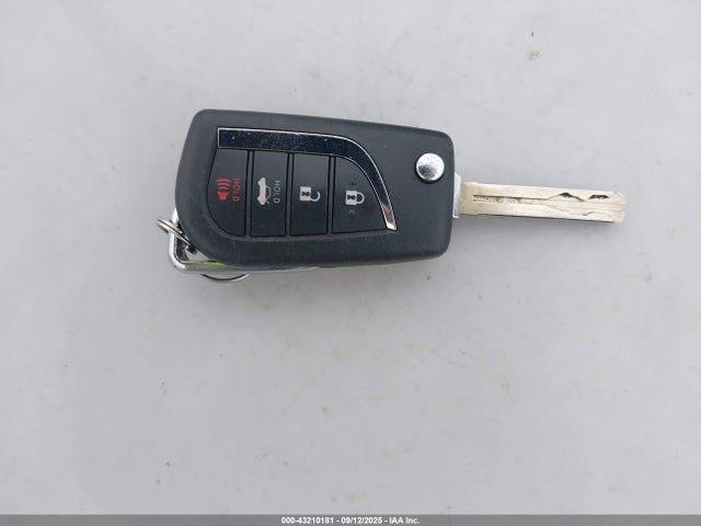 JTDEPMAE4MJ185818 Toyota COROLLA LE