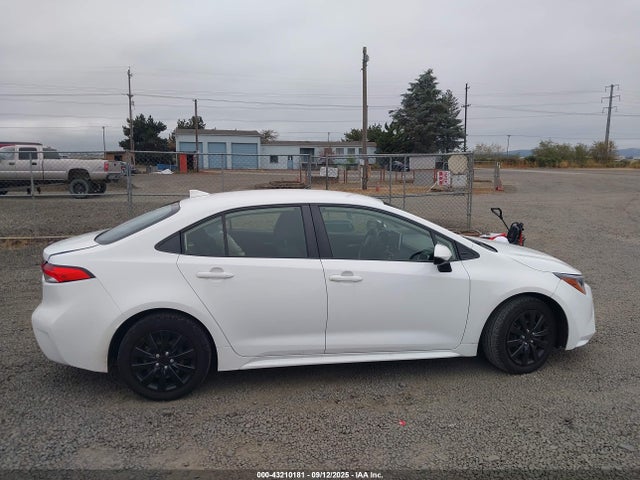 JTDEPMAE4MJ185818 Toyota COROLLA LE