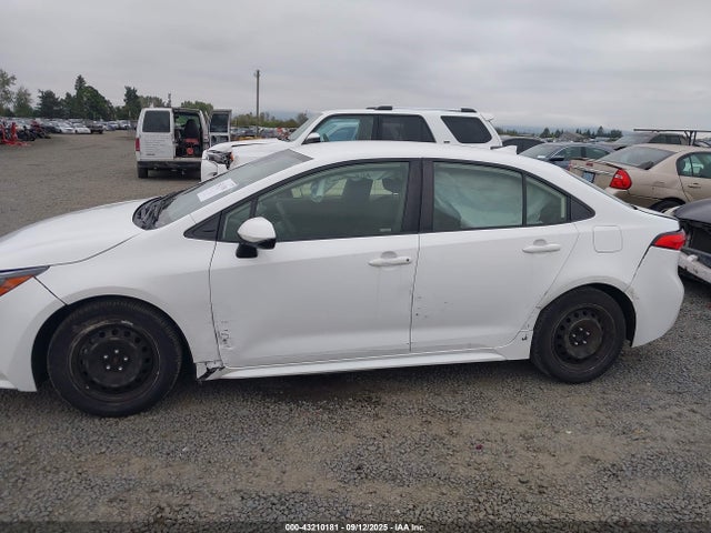 JTDEPMAE4MJ185818 Toyota COROLLA LE