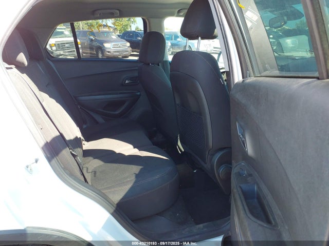 KL7CJKSMXMB364438 Chevrolet le2
