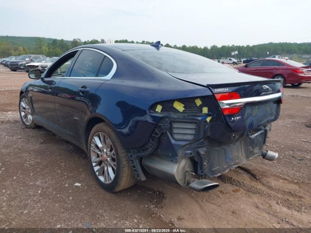 2014 JAGUAR XF SAJWA0ES9EPU19031 Photo 2