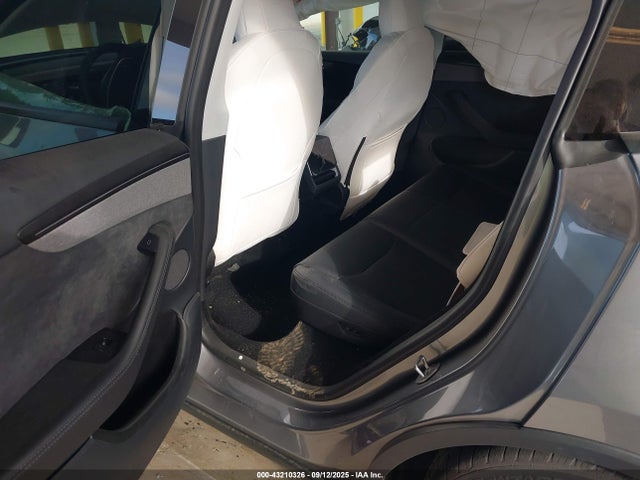 7SAYGDEE4TF392810 Tesla 2026