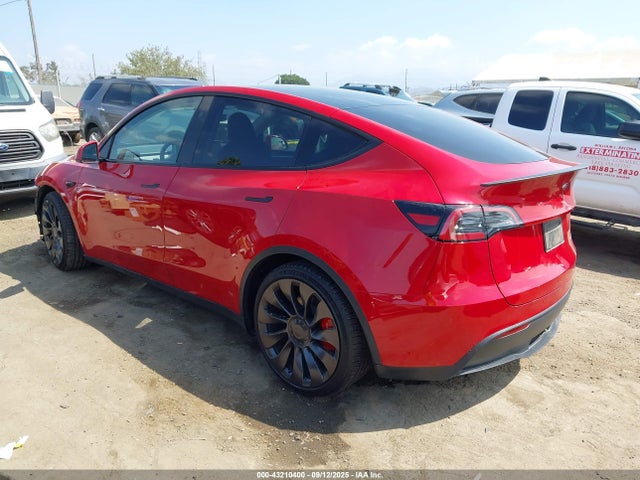 2023 TESLA MODEL Y 7SAYGDEF6PF898895 Photo 2