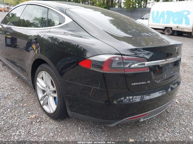 2015 TESLA MODEL S 5YJSA1E20FF106206 Photo 2