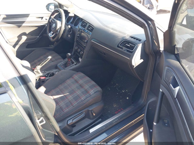 3VW5T7AU1KM002246 Volkswagen 2019
