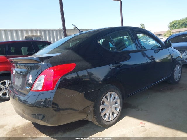 3N1CN7AP7EL820303 Nissan 2014