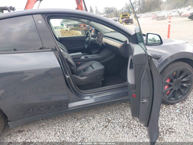 7SAYGDEE1NF356303 Tesla Model Y