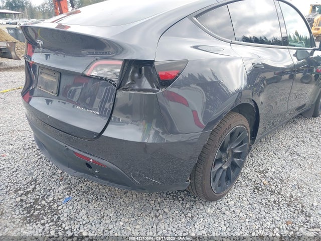 7SAYGDEE1NF356303 Tesla Model Y