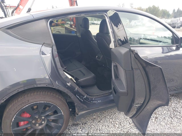 7SAYGDEE1NF356303 Tesla Model Y