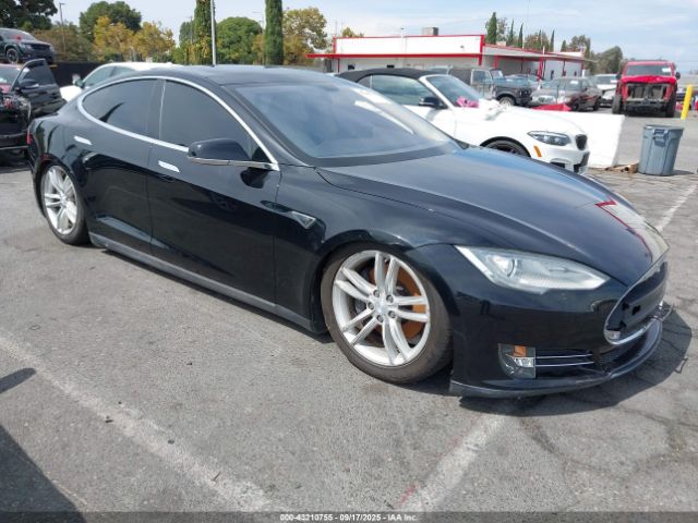2013 TESLA MODEL S 5YJSA1CN2DFP07286 Photo 0