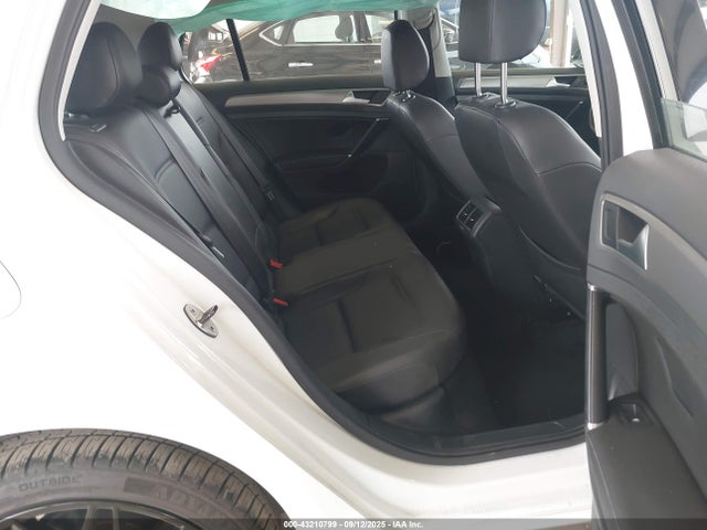 3VW217AUXFM028942 Volkswagen 2015