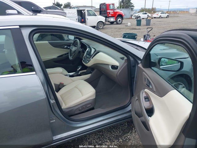 1G1ZE5ST0RF186252 Chevrolet lfv