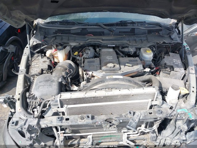 3C6UR5FL5JG261084 RAM 2500
