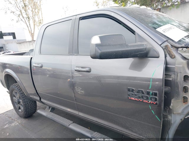 3C6UR5FL5JG261084 RAM 2500