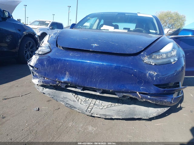 5YJ3E1EA1JF053010 Tesla MODEL 3