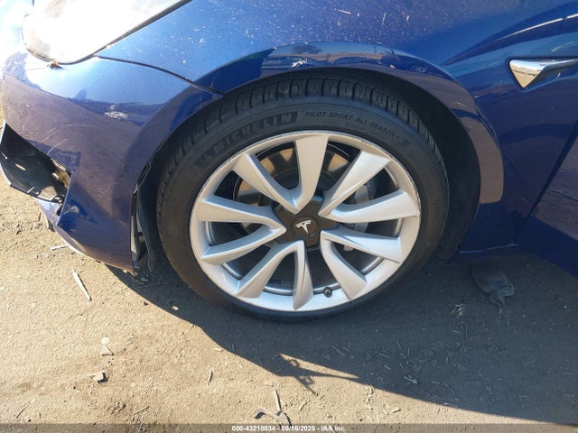5YJ3E1EA1JF053010 Tesla MODEL 3