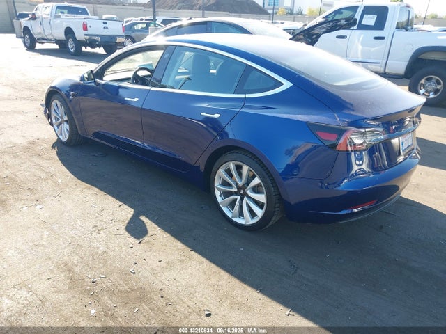 2018 TESLA MODEL 3 5YJ3E1EA1JF053010 Photo 2