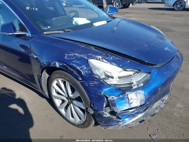 2018 TESLA MODEL 3 5YJ3E1EA1JF053010 Photo 5