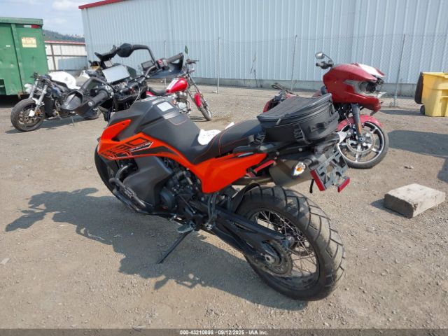 2022 KTM 890 VBKTS6407NM835435 Photo 2