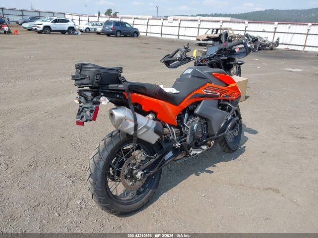2022 KTM 890 VBKTS6407NM835435 Photo 3