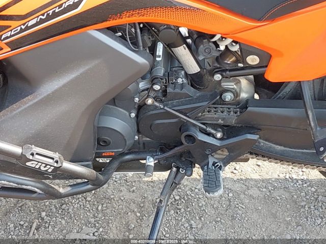 2022 KTM 890 VBKTS6407NM835435 Photo 8