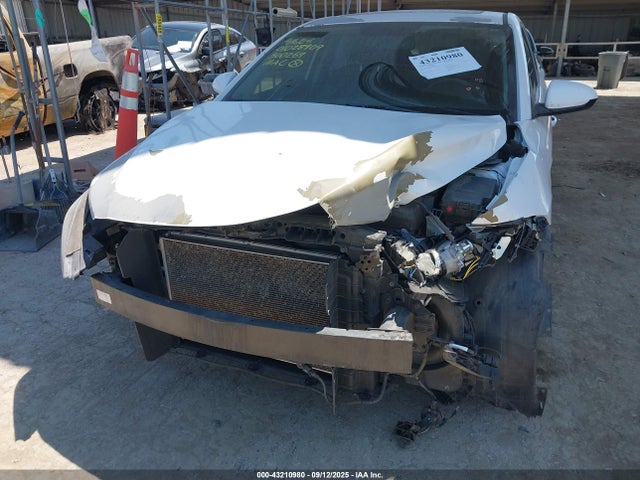 5NPD84LF0JH300269 Hyundai Elantra Value Edition