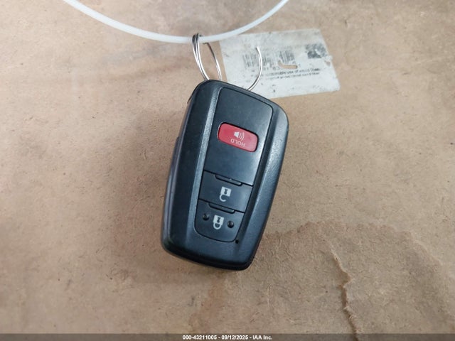JTDKAMFU6M3143241 Toyota Prius Le