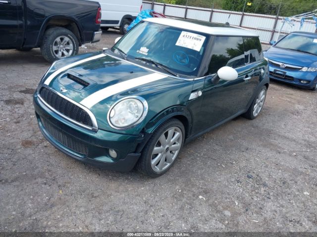 2010 MINI COOPER S WMWMF7C5XATX42841 Photo 1