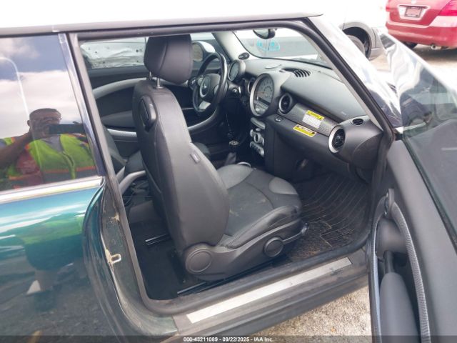 2010 MINI COOPER S WMWMF7C5XATX42841 Photo 4