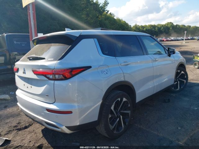 2022 MITSUBISHI OUTLANDER JA4J4UA8XNZ015512 Photo 3