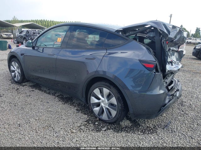 2023 TESLA MODEL Y 7SAYGDEE5PA208753 Photo 2