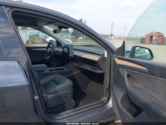 2023 TESLA MODEL Y 7SAYGDEE5PA208753 Photo 4