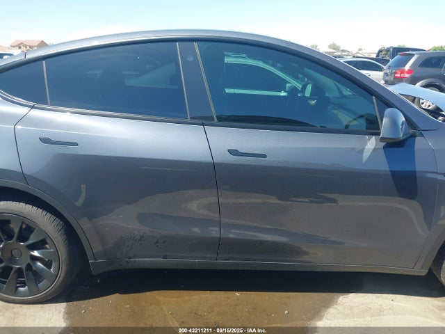 7SAYGDEE6PF606184 Tesla Model Y