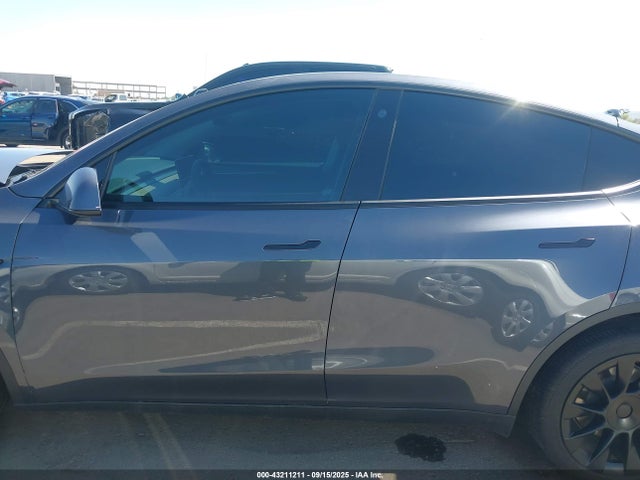 7SAYGDEE6PF606184 Tesla Model Y