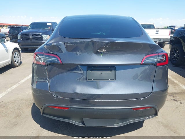 7SAYGDEE6PF606184 Tesla Model Y