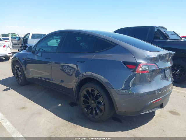 7SAYGDEE6PF606184 Tesla Model Y