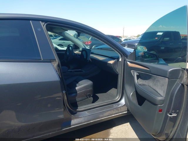 7SAYGDEE6PF606184 Tesla Model Y