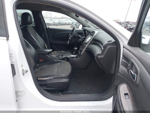 Chevrolet lkw 2014 1G11E5SL0EF287282 Image 5