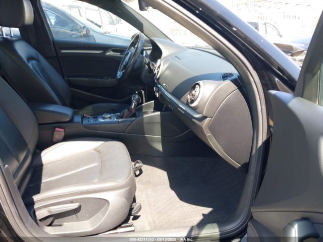 2018 AUDI A3 WAUAUGFF7J1072304 Photo 4