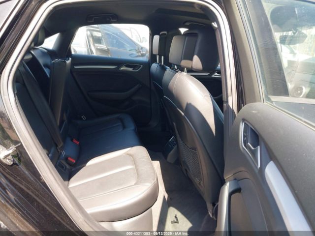 2018 AUDI A3 WAUAUGFF7J1072304 Photo 7