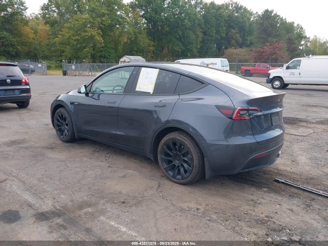 2022 TESLA MODEL Y 7SAYGDEE9NA018029 Photo 2