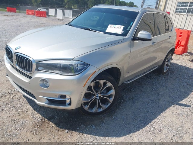 BMW X5 2014 5UXKR0C53E0K52031 Image 2